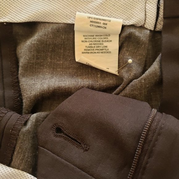 Haggar Classic Fit Premium Comfort Cuffed Dress Pant Pleated Front W38 L29 - Picture 5 of 7